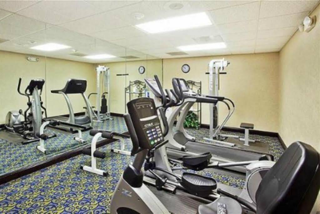 Holiday Inn Express & Suites Jackson/Pearl International Airport Екстер'єр фото